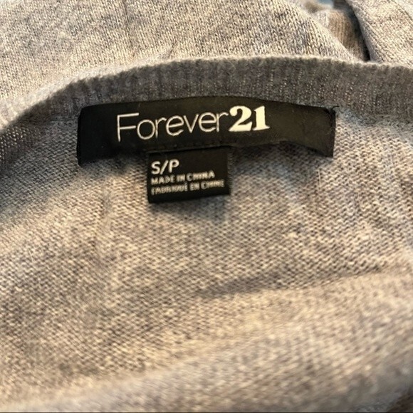 Forever 21 Grey Wool Blend LOVE Studded 3/4 Sleeve Sweater Small - Picture 4 of 7